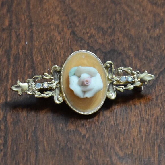 Vintage Avon Victorian Rose Brooch - Picture 3 of 4